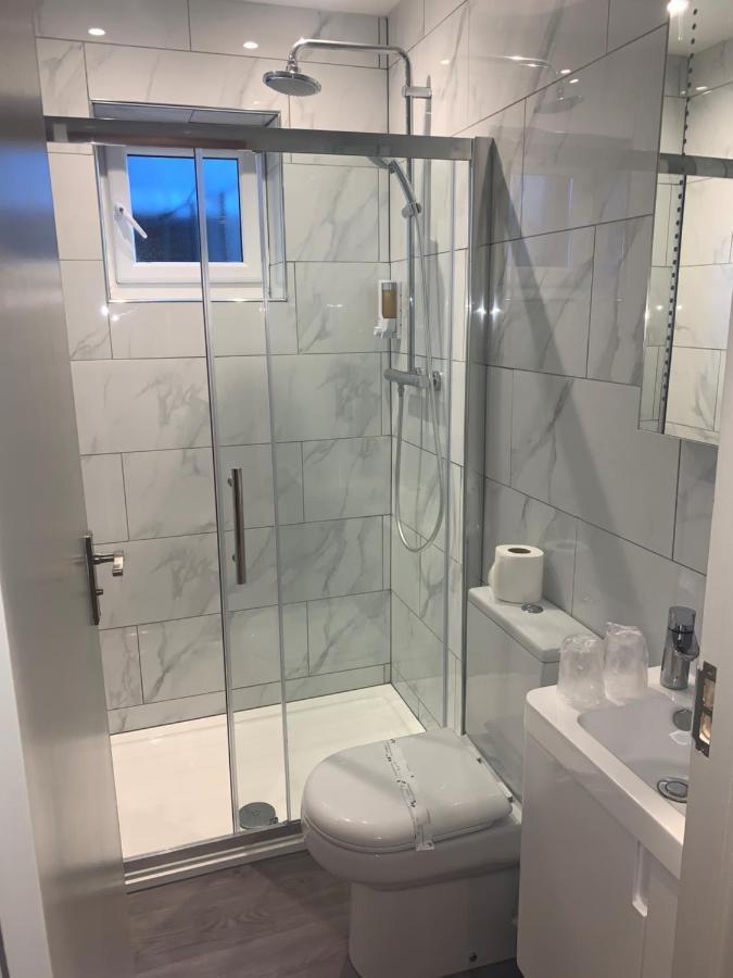 Holtwhites Hotel Енфілд Екстер'єр фото