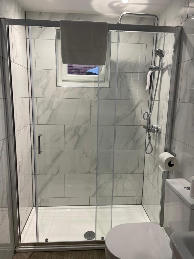 Holtwhites Hotel Енфілд Екстер'єр фото