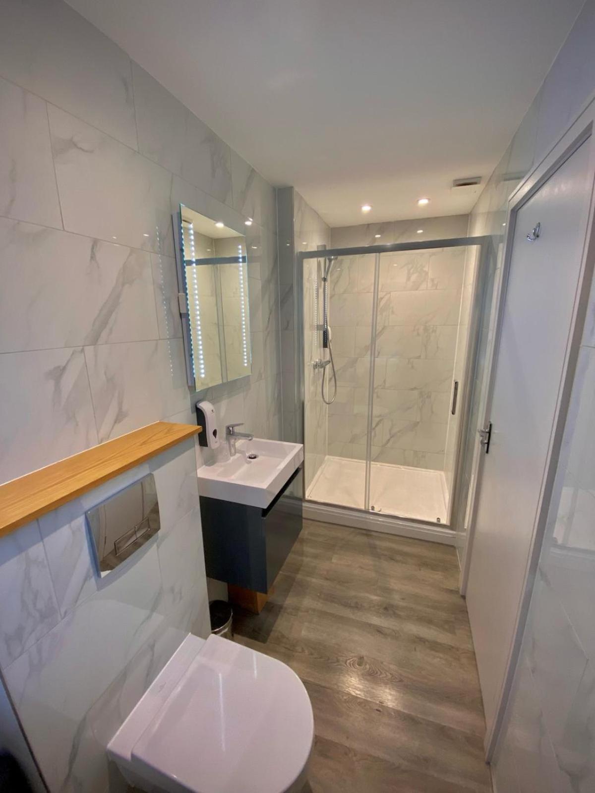 Holtwhites Hotel Енфілд Екстер'єр фото