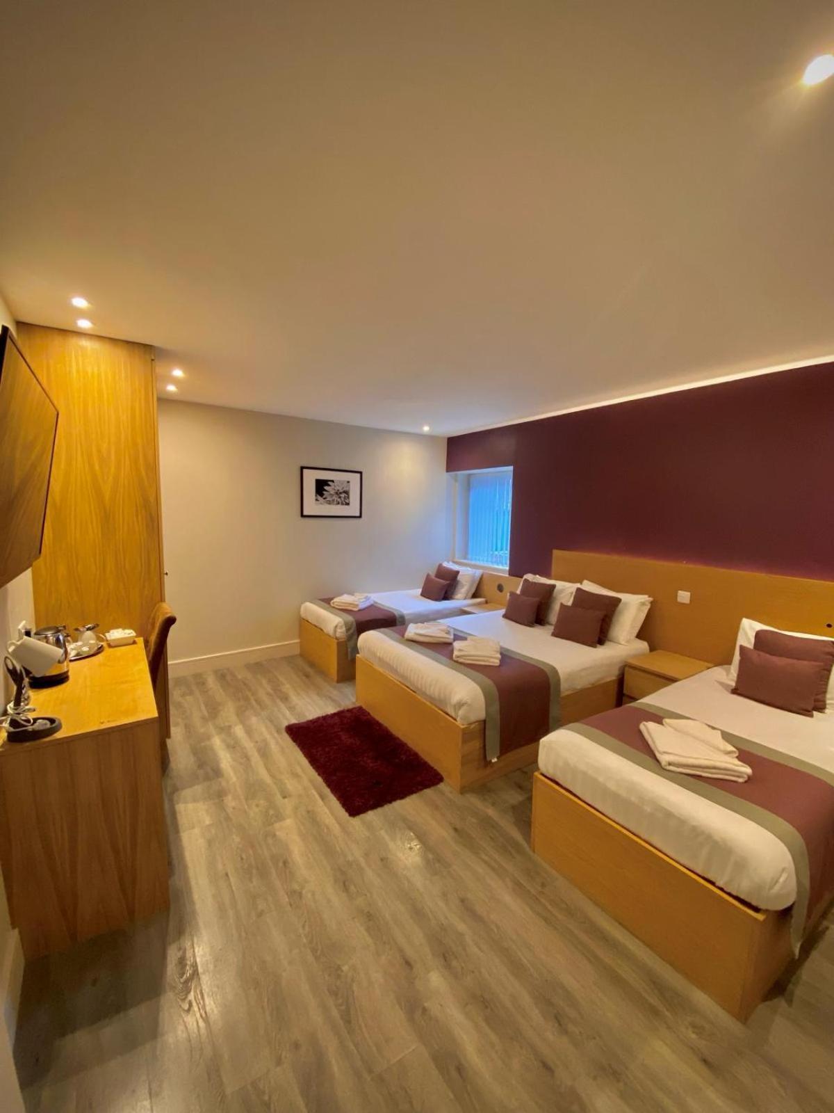 Holtwhites Hotel Енфілд Екстер'єр фото