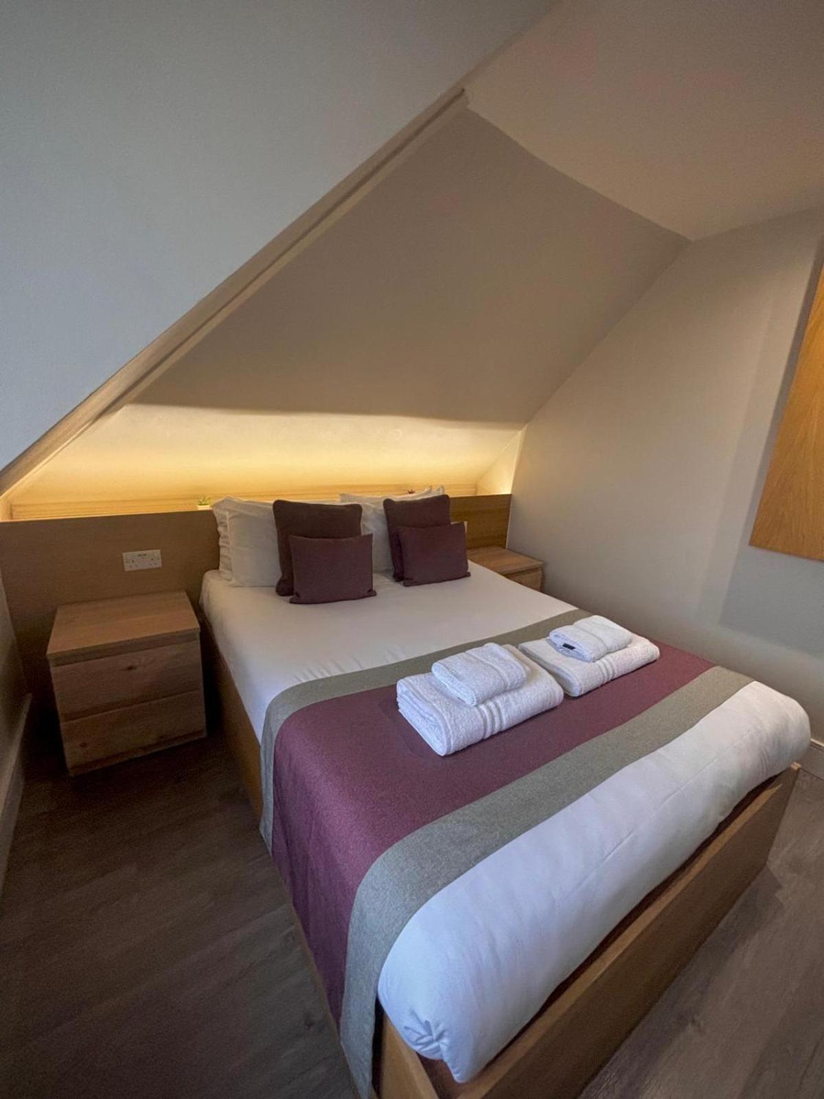 Holtwhites Hotel Енфілд Екстер'єр фото
