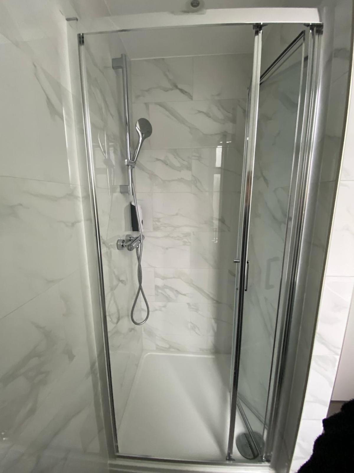 Holtwhites Hotel Енфілд Екстер'єр фото