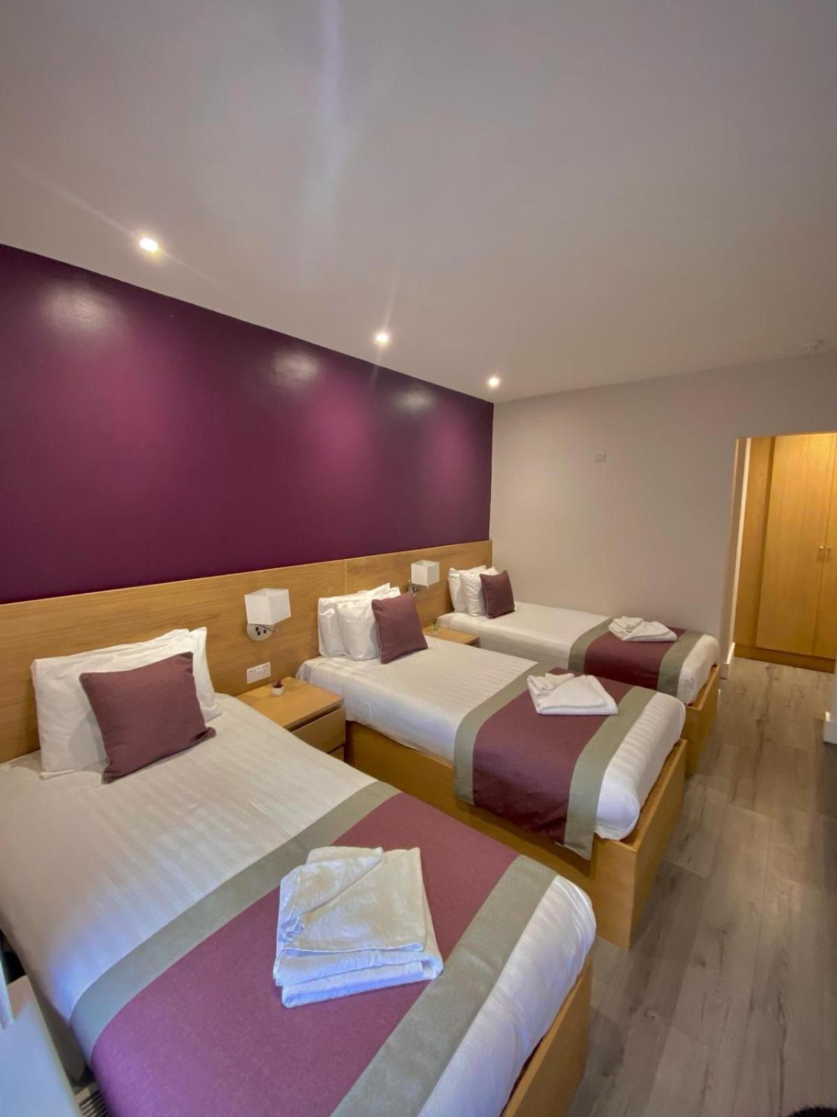 Holtwhites Hotel Енфілд Екстер'єр фото