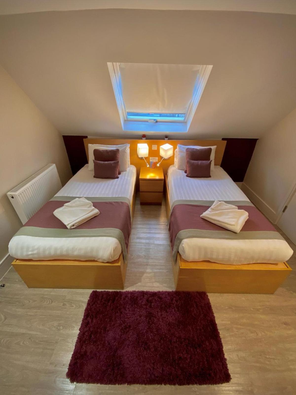 Holtwhites Hotel Енфілд Екстер'єр фото
