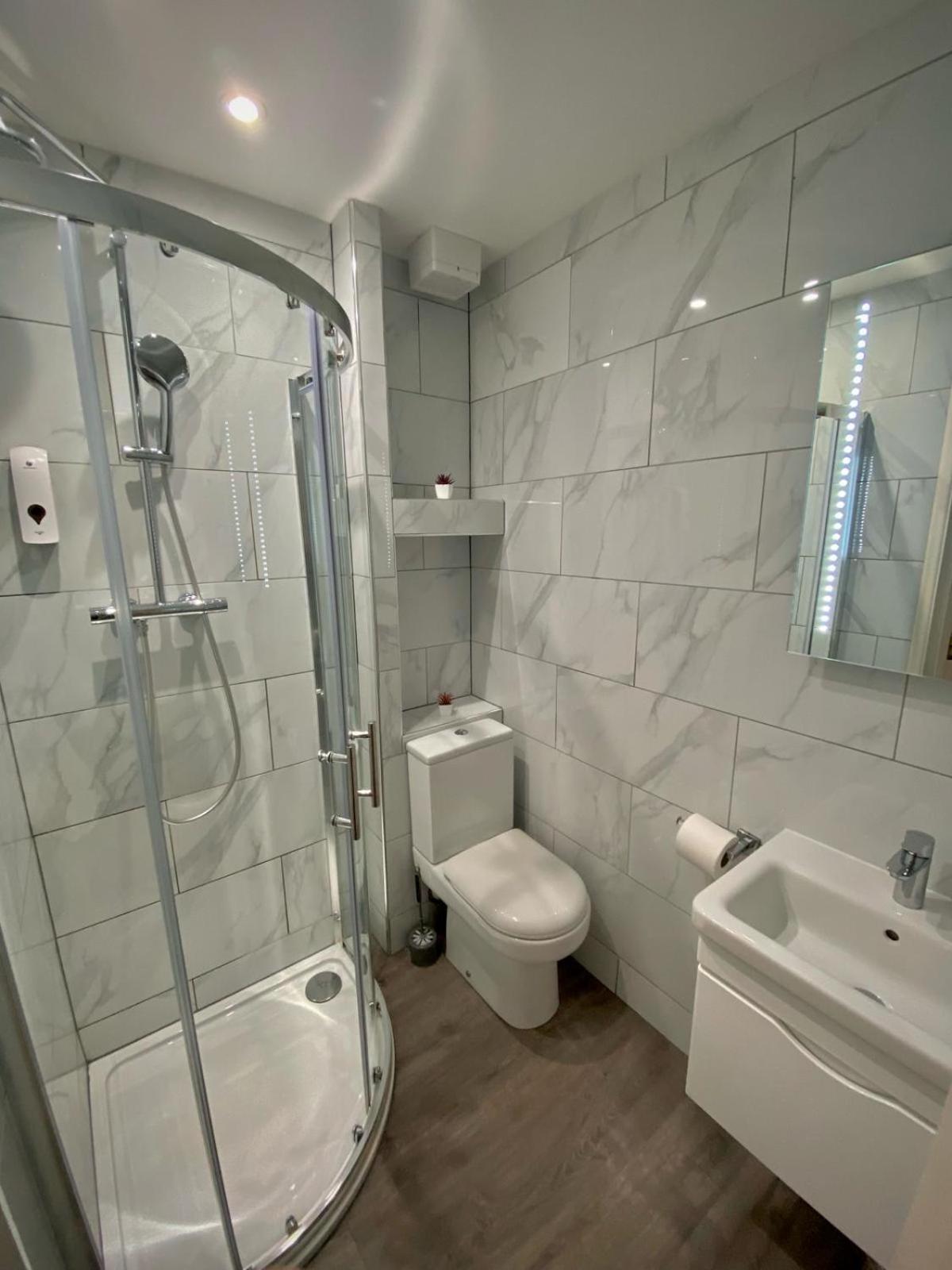 Holtwhites Hotel Енфілд Екстер'єр фото